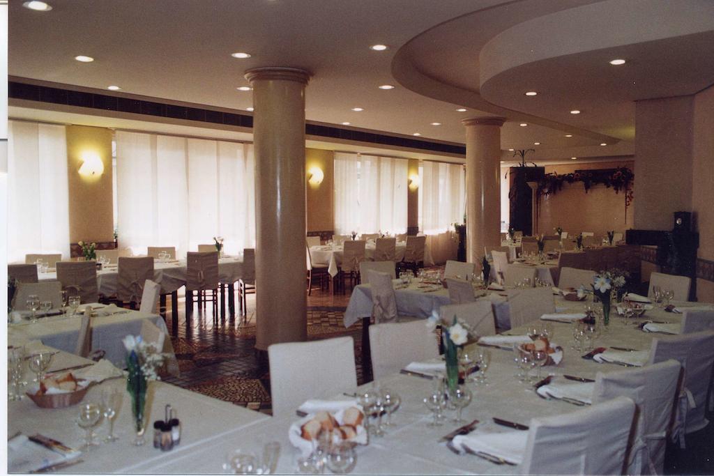 Locanda Sant'Ambrogio Cislago Exterior foto