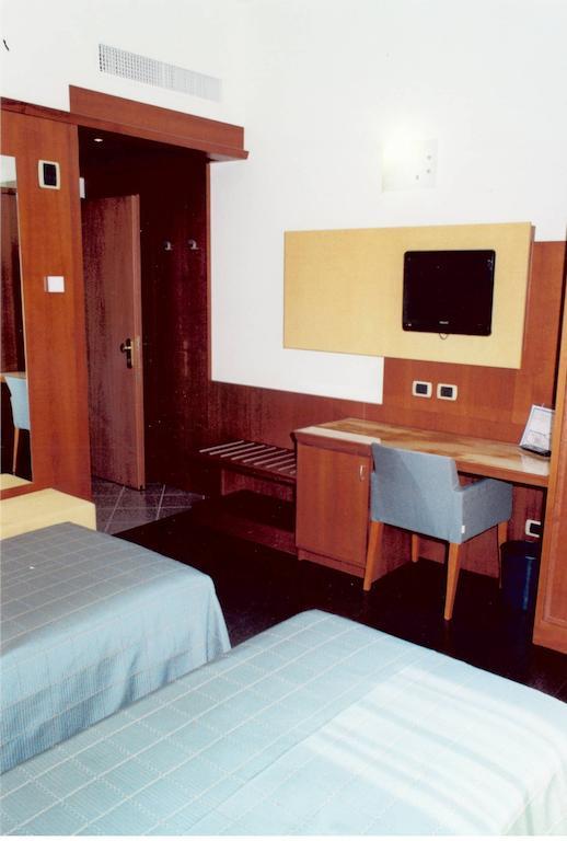 Locanda Sant'Ambrogio Cislago Zimmer foto